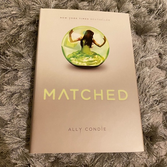 Matched series by Ally Condie - Picture 2 of 13